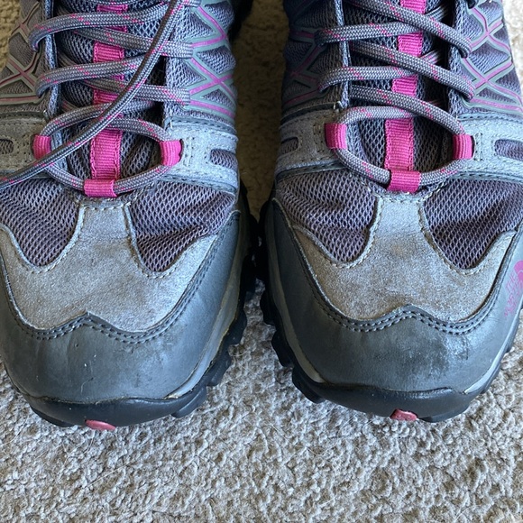 North Face Women’s Hiking boots 8.5 - Picture 9 of 11